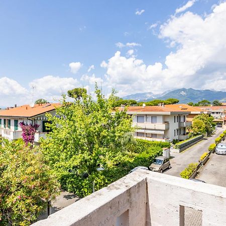 Casa Arno 500M From Beach - Happy Rentals Marina di Massa Exteriör bild